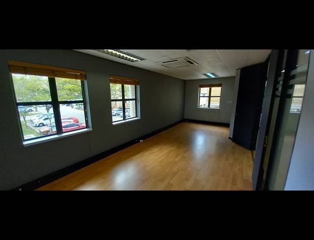 322M² OFFICE TO LET IN BRYANSTON